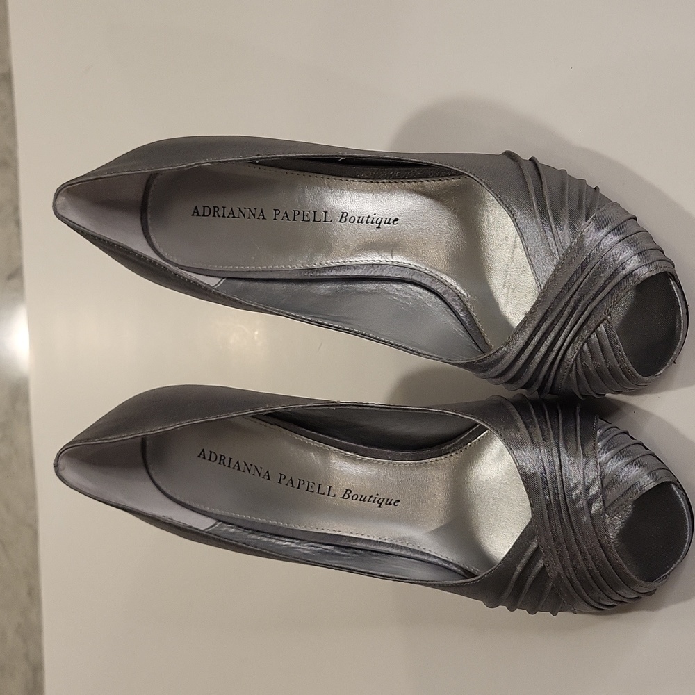 Adrianna Papell Grey High heels  Sz 7.5